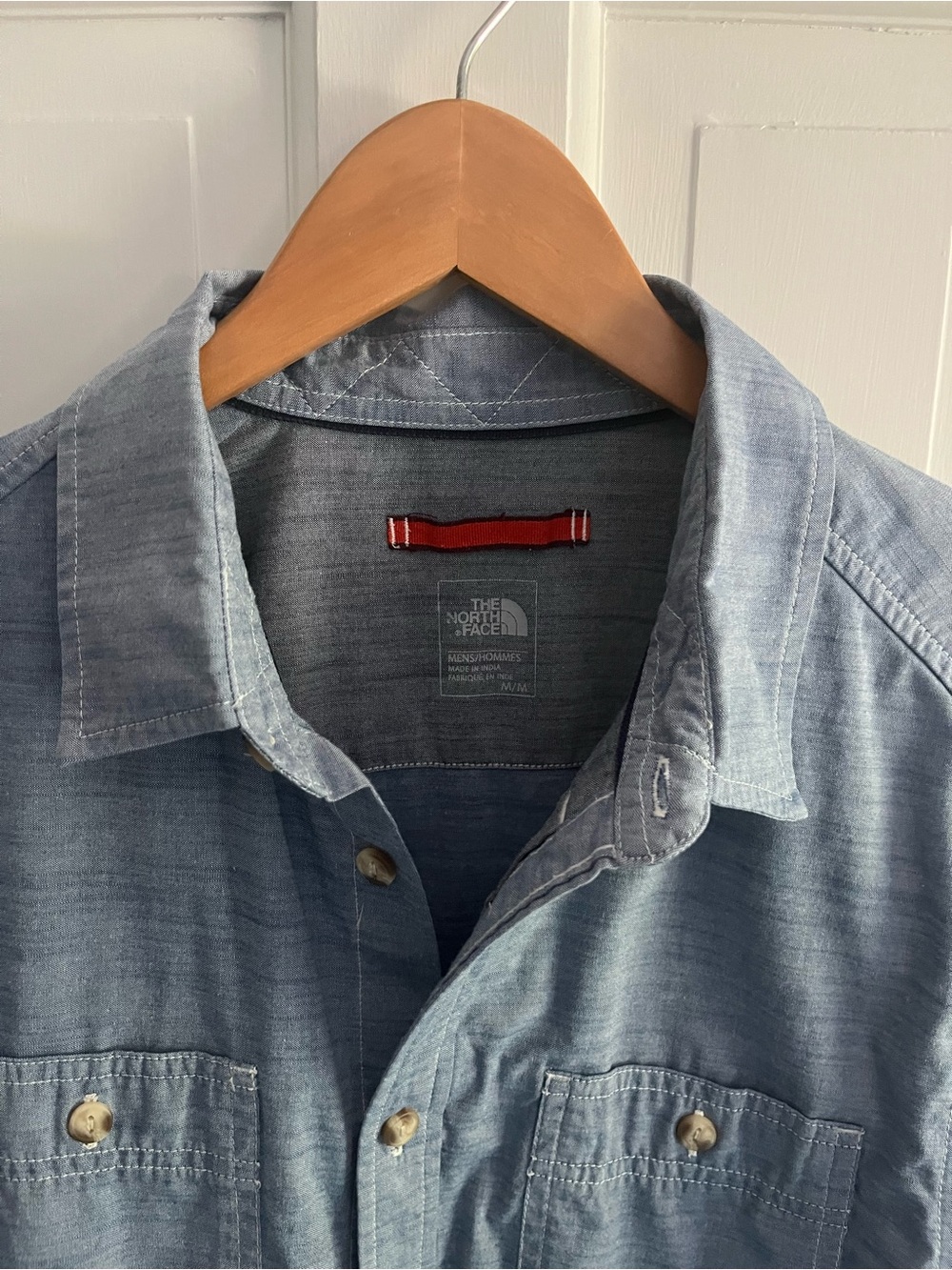 The North Face Men’s Light Blue Chambray Shirt, Size M/M